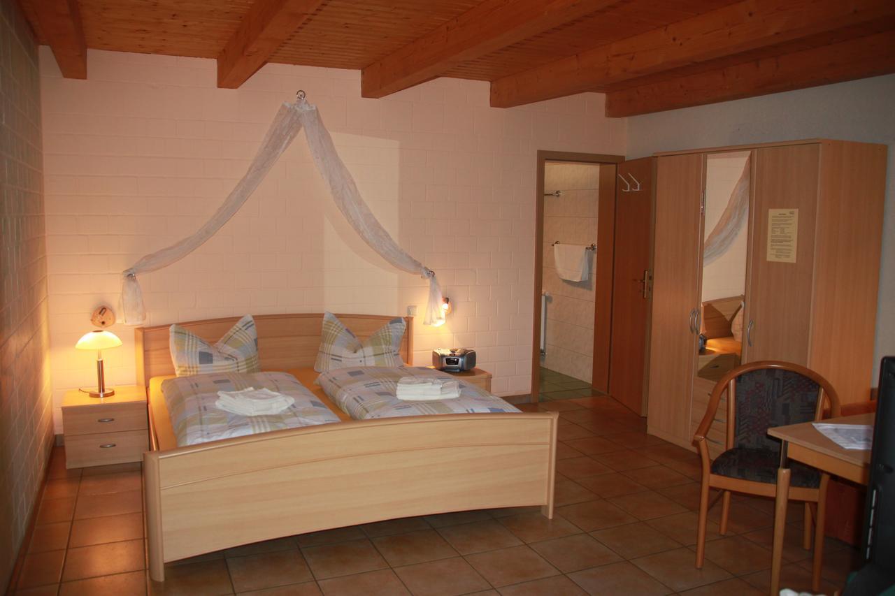 Pension Zum Yachthafen Waren  Exterior photo